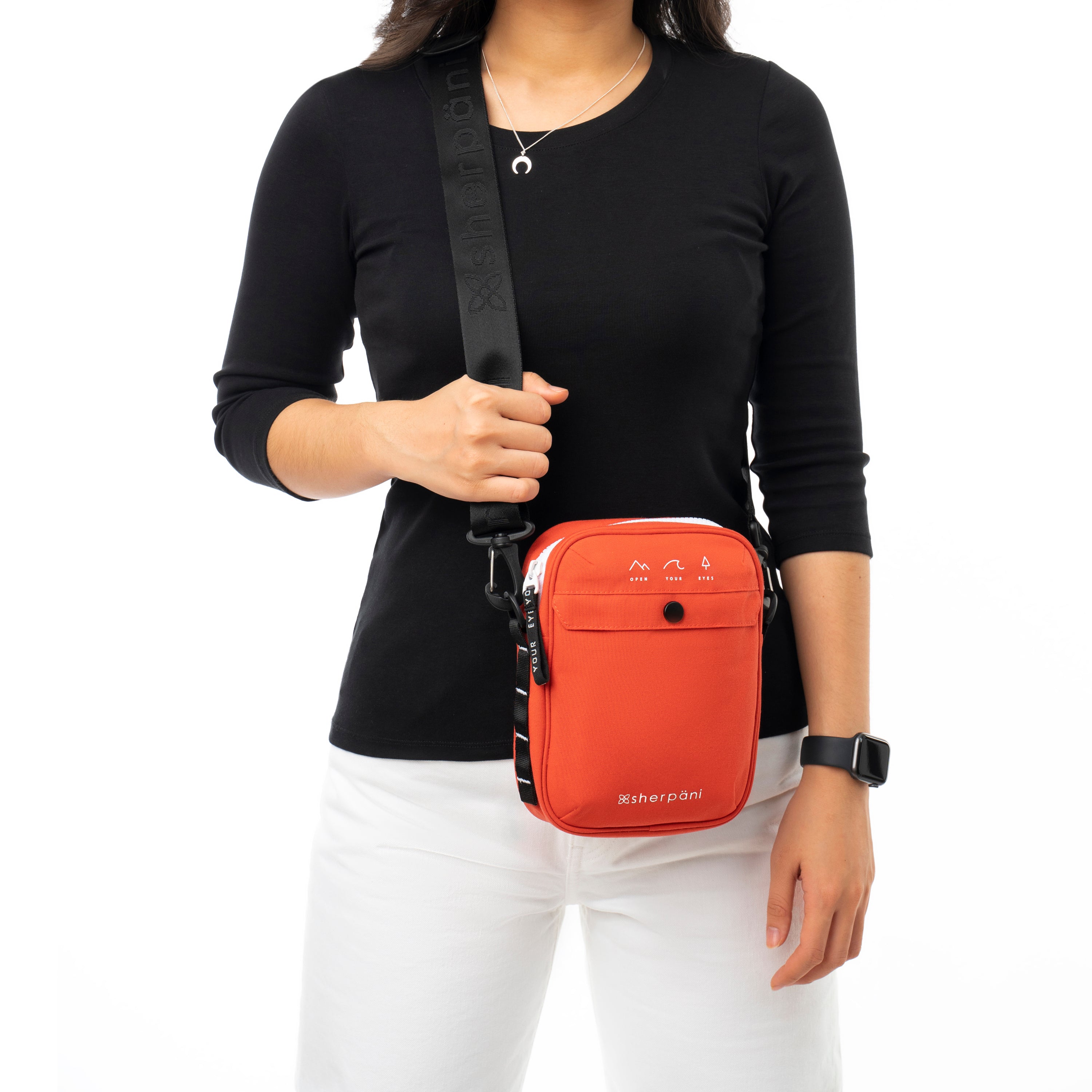 Sherpani Suki Crossbody poppy