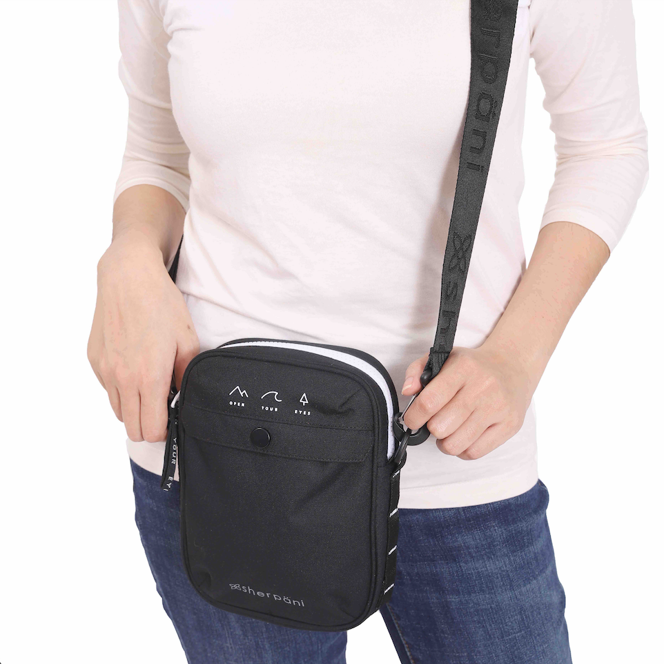 Sherpani Suki Crossbody black